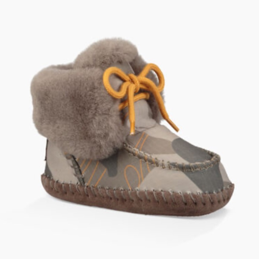 ✨NWT✨ UGG Camo Sparrow Infant Booties